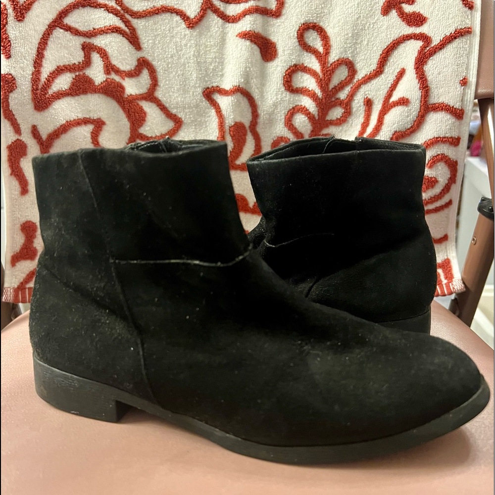 KIDS BLACK ANKLE BOOTS (size 3)